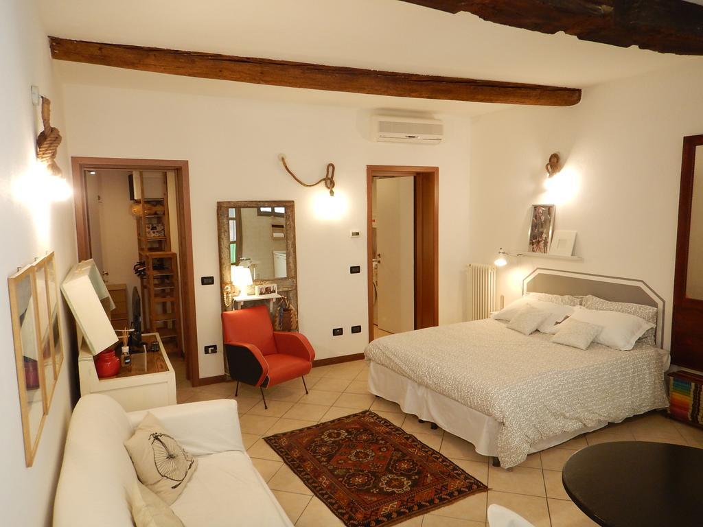 La Casa Degli Zii Apartment Ferrara Exterior photo